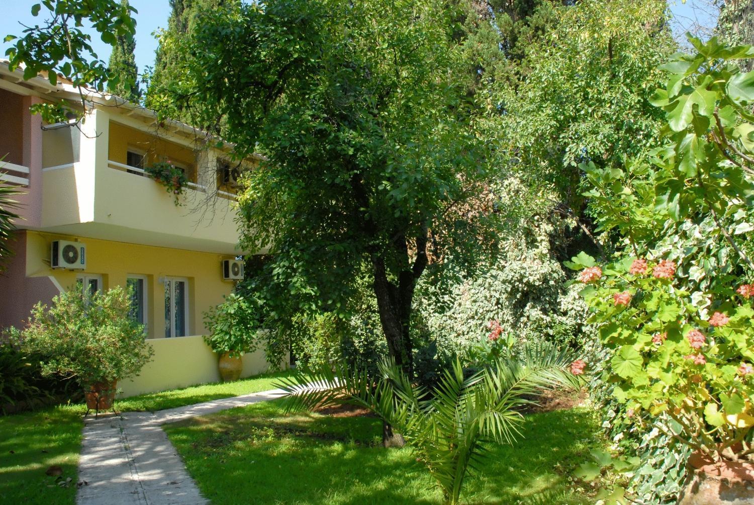 Spiti Prifti Apartments Гоувия Экстерьер фото